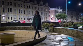 Crossdressing in public: Leather trousers and black knee-high boots 💕🖤