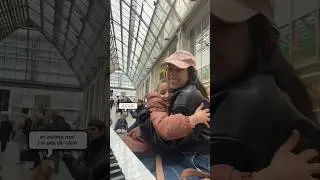 Cette petite fait la danse SKEU SKEU quand je chante !!  #piano #streetpiano #skeuskeu #pourtoi