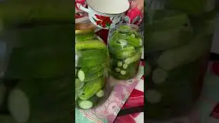 Бабушка консервирует огурцы #кулинария #еда #рецепты #назиму #консервация