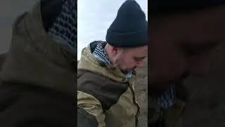 ДОН. СЛЕДЫ ВОЙНЫ.  мина прилетела в 1942 г. да так и осталась торчать. Съемка ноябрь 2021 г.