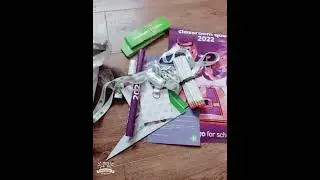 Unboxing the DUOLINGO CLASSROOM SWAG 😎 #duolingo #unboxing