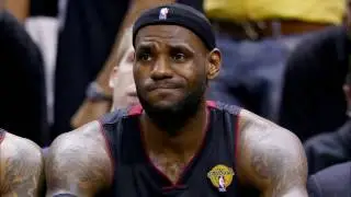 KARL MALONE PUNCHES LEBRON JAMES Nba 2k17