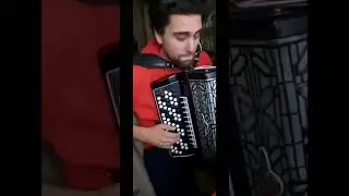 Узнаете мелодию?)