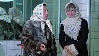 Девочки, а вы случайно, не ошиблись? ― Заходи, дядя! Ну чего уставился?