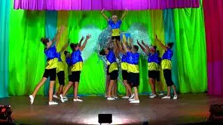 танцювальні колективи "Fly Dance" та "Непосиди" - танець "Переможемо"