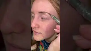 Как покрасить брови дома 