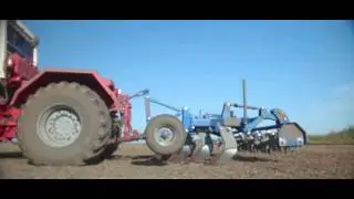 Плуг ПНУ-8х40П в работе