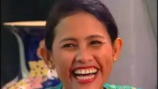 SUASANA HARI RAYA - SARIFAH AINI