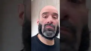 Shaving my beard off to try and get a reaction from my baby 👶🏻