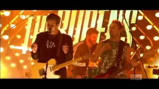 The Rubens: ‘Hoops’ live on the NRL Footy Show (Nine)