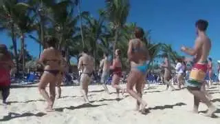 10 minute Bachata Dance Lesson on Punta Cana (D.R.) Beach