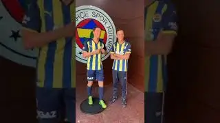 Mesut Özil, Balmumu Heykelini Ziyaret Etti!