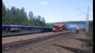 В Приамурье сошли с рельсов вагоны грузового поезда: движение поездов остановлено