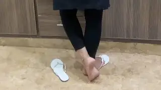 Vlogger candid shoeplay 3 | What a show she do | Original link in description