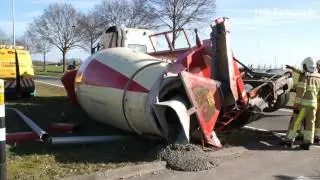 Ongeval met betonmixer veroorzaakt verkeerschaos