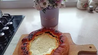 С праздником,милые мамы! Праздничный пирог с творогом и подарки ))