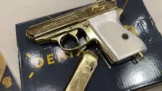 Пистолет ППК PPK золотой наградной, Waffen SSPPK GOLD semiautomatic pistol, Germany 1931, Denix 5277
