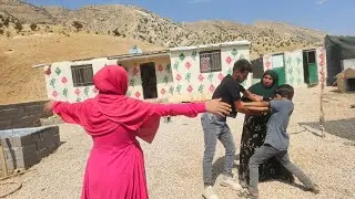 Hojjat's effort for his family's presence in the marriage ceremony and Fatima's opposition 