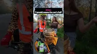 He met an incredibly friendly girl🥰 