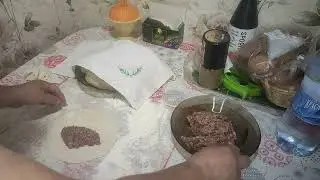 Очень простой и удачный рецепт теста на чебуреки! Сочные, хрустящие и пузырчатые чебуреки!