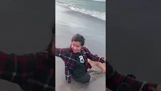 the beach is my happy place | oneleggedsurvivor