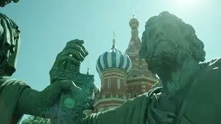 Первый памятник народным героям