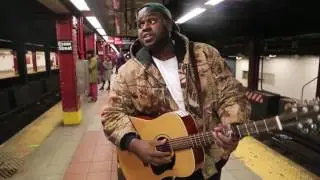 Homeless guy sings AMAZING in the subway!