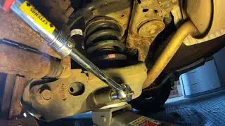 Replace Rear Struts - Honda Pilot 2011