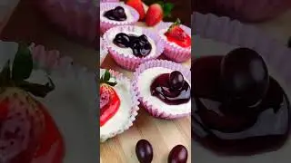 A full recipe on No Bake Mini Strawberry & Mini Blueberry Cheese Cake 🍰