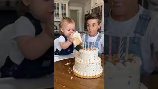 Never tease a baby with cake! 🎂🤣 