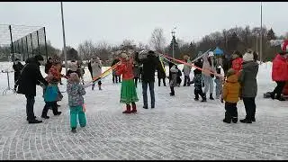 Заплетание кос Масленке - народные забавы!