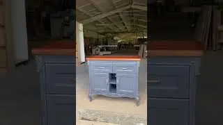 Комод из массива дуба в сером цвете