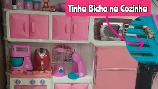 Faxina Pesada na Cozinha de Brinquedo