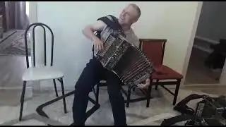 Гармонист Василий Плохов. Гармонь Ре мажор, мастер И.В.Шибаев