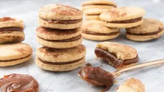 How to Make Alfajores (Dulce de Leche Cookies)