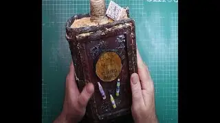 Botella en libro