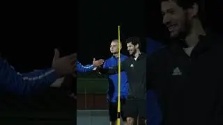 Дикая девятка! Дзюба, ты где?!