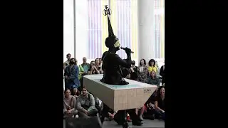 Performance Si yo fuera edificio. Ximena Labra con Andrés Loewe y Rogelio Sosa