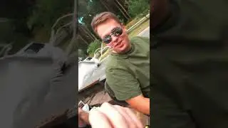 УАЗик на улицах города: Когда ветер поднимает тент, а за рулем - брутальный парень!