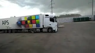 Дальнобой. Фуры уходят в Азию.