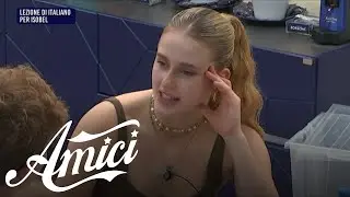 Amici 22 - Isobel e le lezioni d'italiano