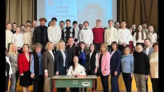 На севере Москвы в школе № 149 «Единая Россия» открыла парту в честь летчика-штурмовика Юрия Зыкова