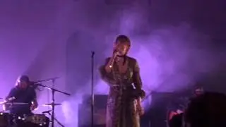 Florence + The Machine: Caught (Live at St John at Hackney)