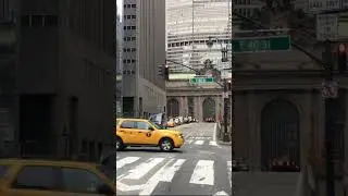 По Нью Йорку на автомобиле.
