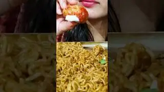 SPICY CHILLI GARLIC MAGGI NOODLES & CRISPY FRIED MOMOS EATING ASMR 