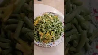 Ну не любим мы стручковую фасоль! Особенно замораживать её не любим! Но....приходится....