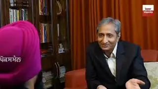 Ravish Kumar roasting Modi Ji