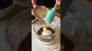 *2 MINUTE* CHOCOLATE SAUCE AT HOME 
