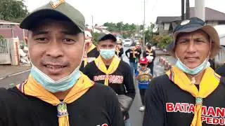 Kacu Kuning Melingkar di leher