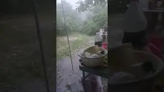 Пережили ураган в Лазаревском в палатке.